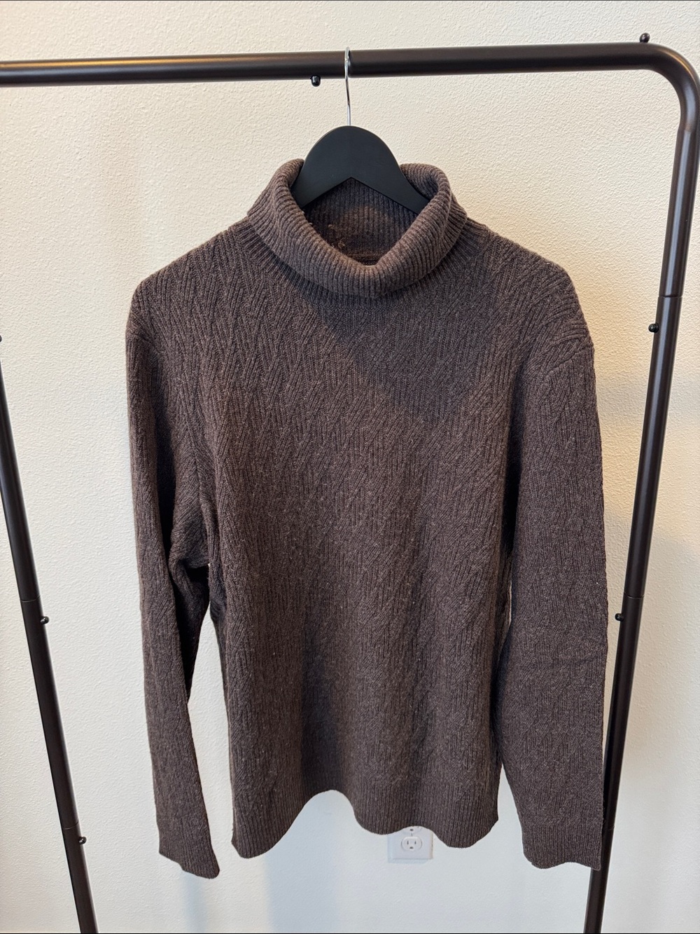 Joseph Brown Cable-Texture Turtleneck Sweater, size XL